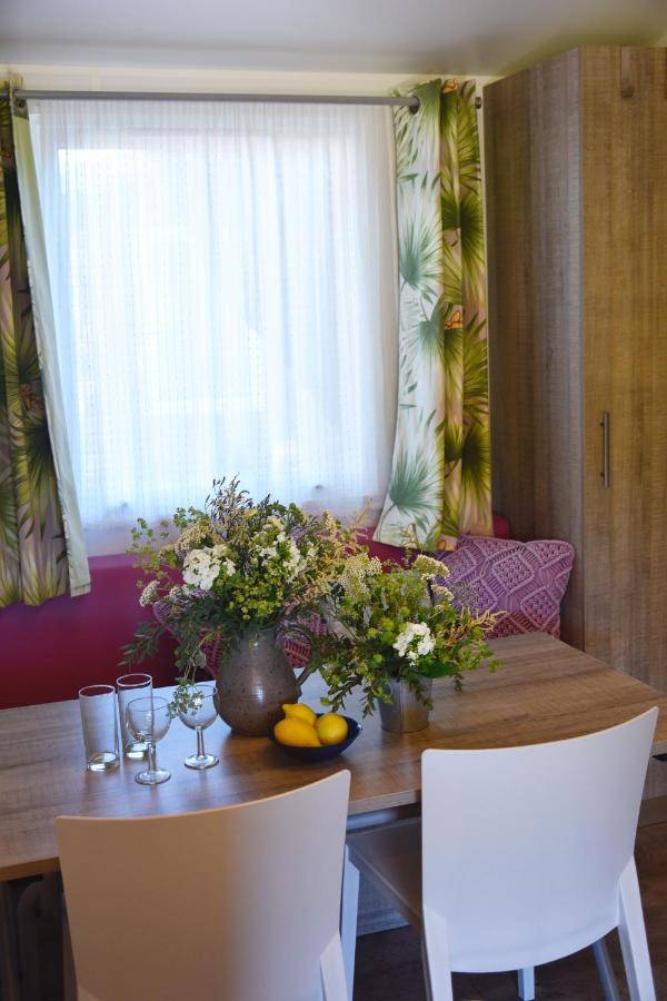 Sas Robrecht Hotel แซ็ง-ทรอเป ภายนอก รูปภาพ